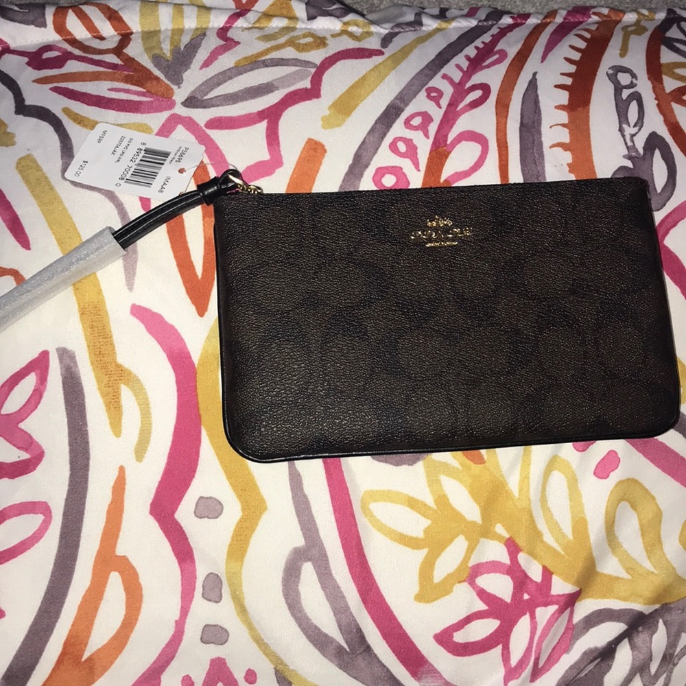 NWT Coach wristlet!!
